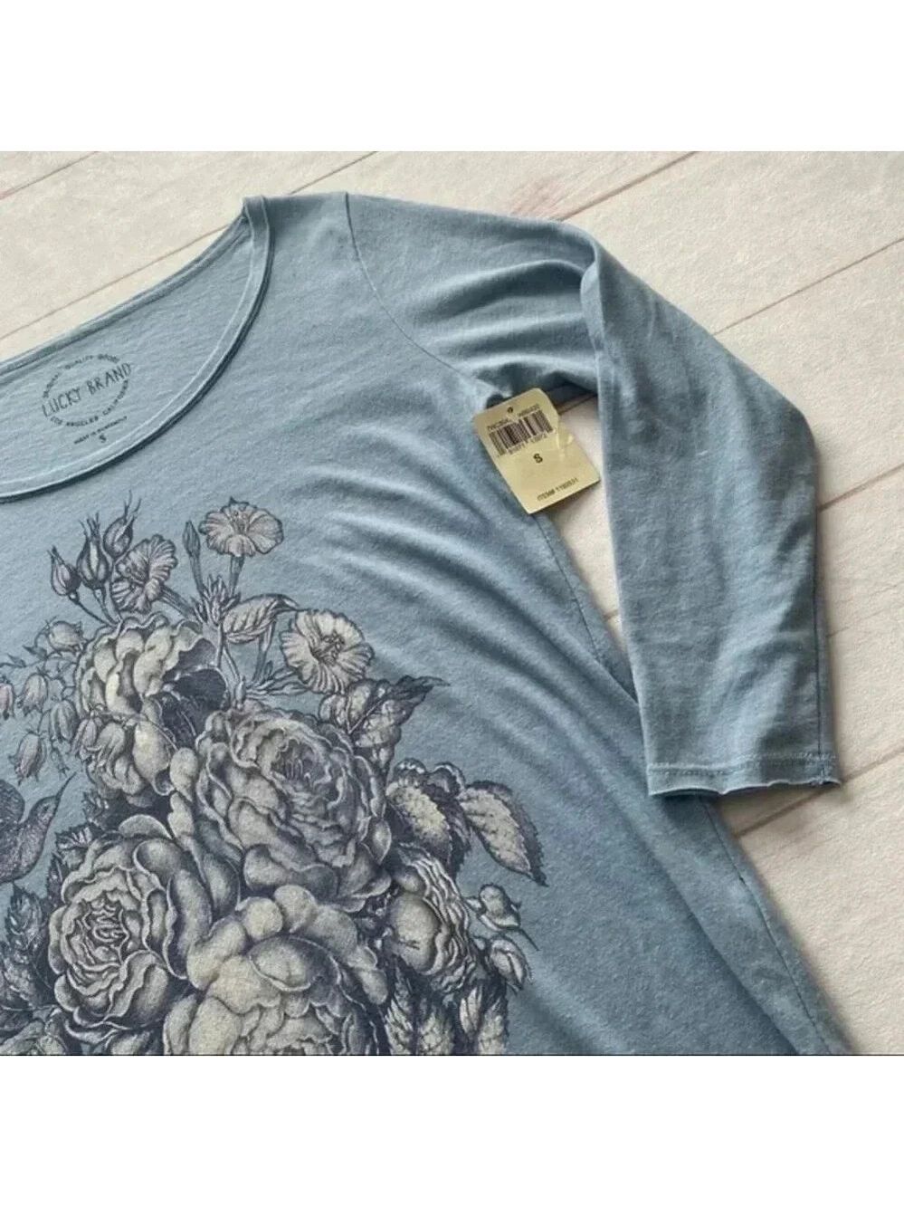 NWT Lucky Brand Blue Floral Tee Womens Size Small - Picture 13 of 15